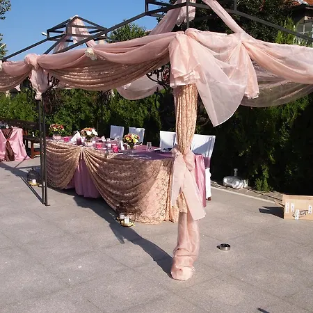 The Castle 3*