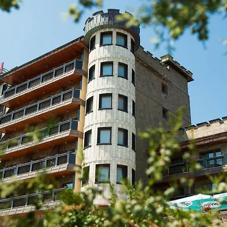 The Castle 3*