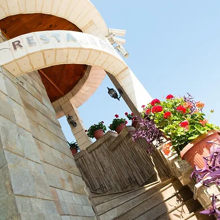 The Castle Hotel 3*